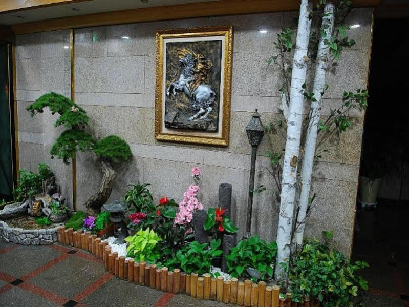 Arirang Tourist Hotel Чангуон Екстериор снимка